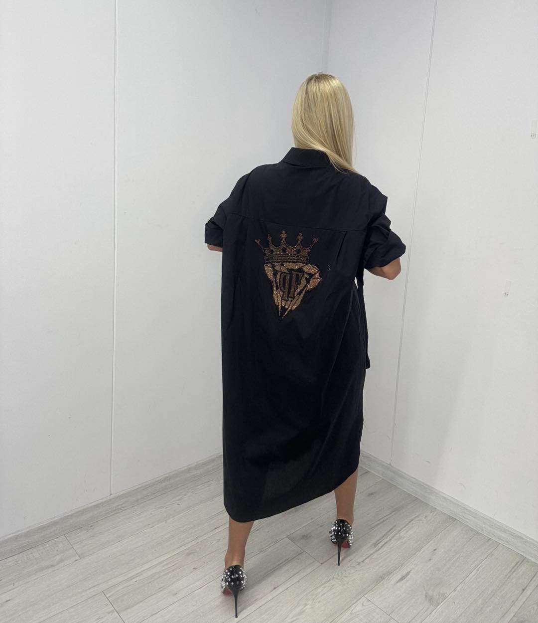 Sukienka koszulowa czarna - obrazek 5