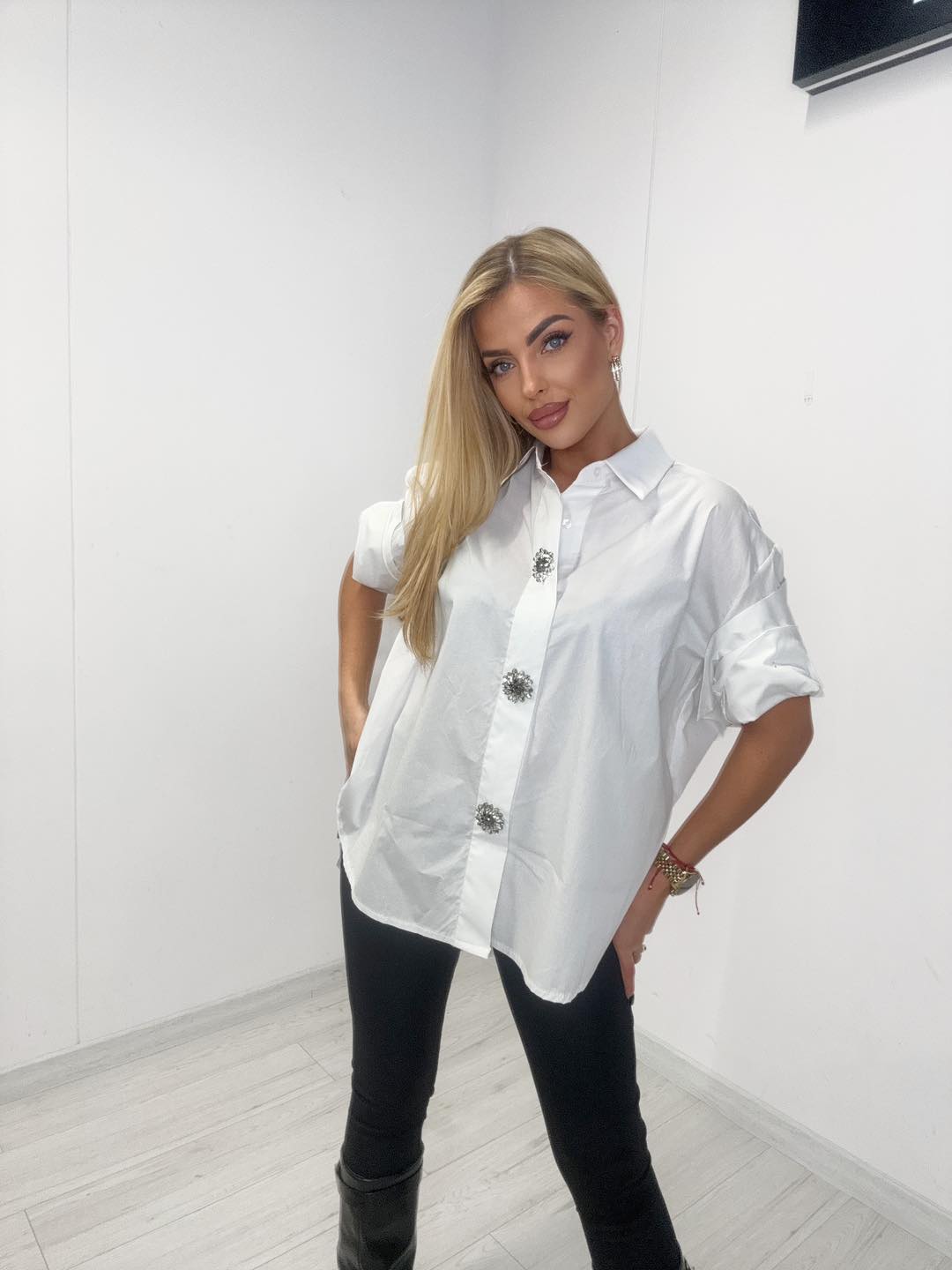 Koszula oversize PAPARAZZI GLAM SHIRT – biała - obrazek 2